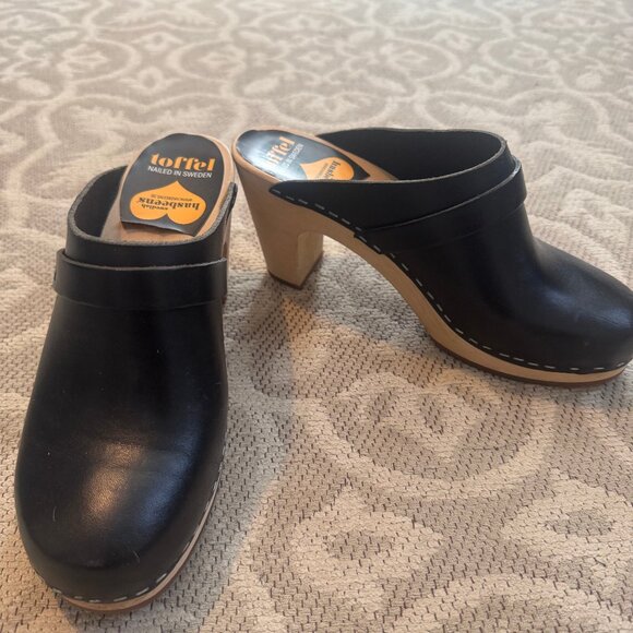 Swedish Hasbeen Slip-In Classic Clog, size 37 - Picture 2 of 4